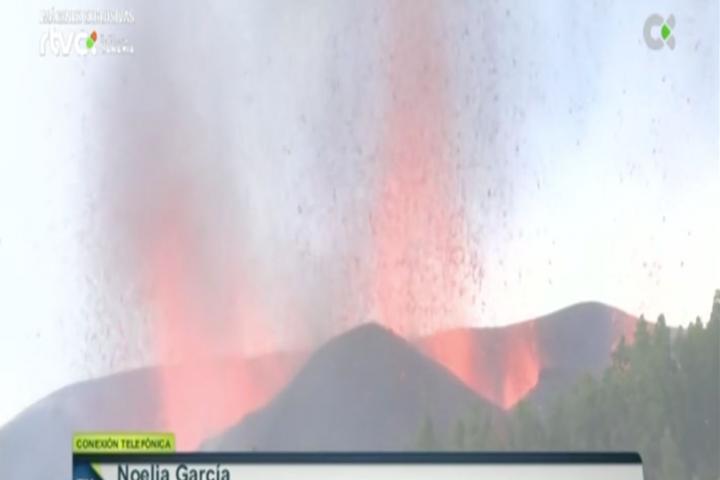 Retransmisión de la erupción en La Palma en la Televisión Pública Canaria.