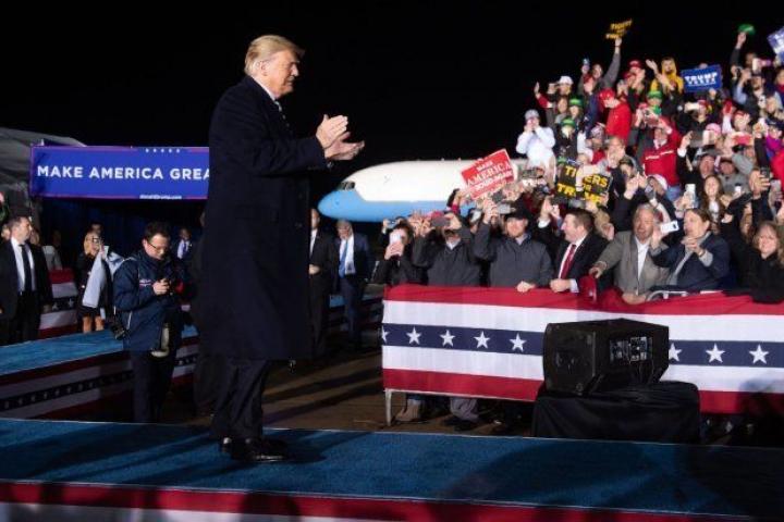 Donald Trump, durante un mitin de campaña en Columbia, Misuri (EE UU), el 1 de noviembre de 2018.