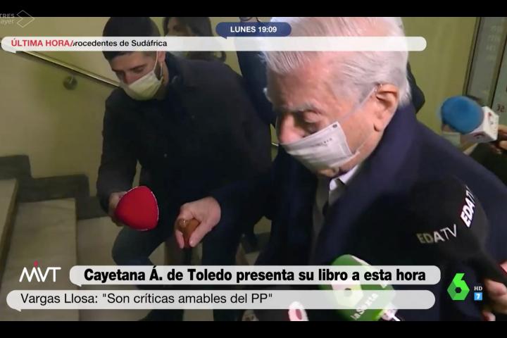 Mario Vargas Llosa en la presentación del libro de Cayetana Álvarez de Toledo.