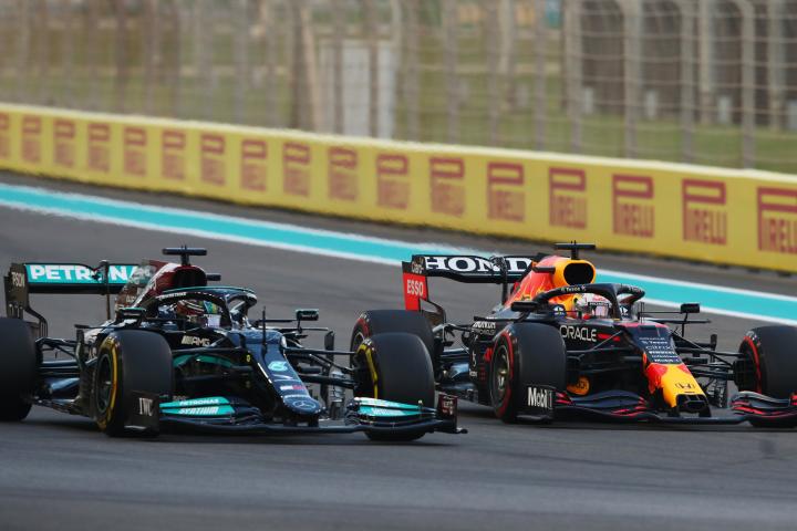 Verstappen y Hamilton, en la última carrera.