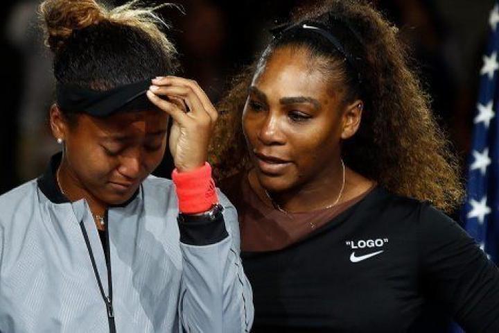 Naomi Osaka y Serena Williams, tras la final del US Open.