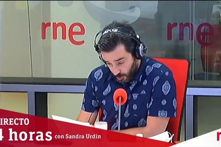 El locutor Carlos Núñez en el programa 'Gente despierta' de RNE.