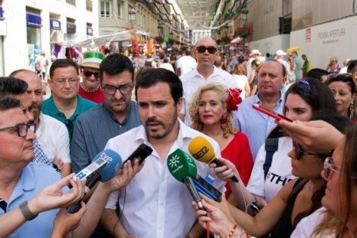 El Coordinador General de Izquierda Unida, Alberto Garzón, atendiendo a los medios el pasado 16 de agosto en la Feria de Málaga.
