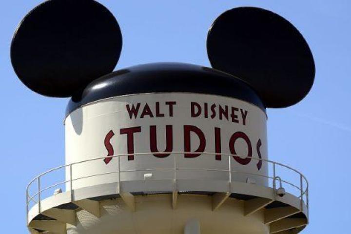 Torre de agua de Walt Disney Studios en el parque de atracciones Disneyland París.
