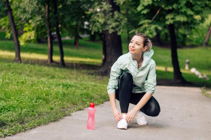 Chica deporte en el parque
