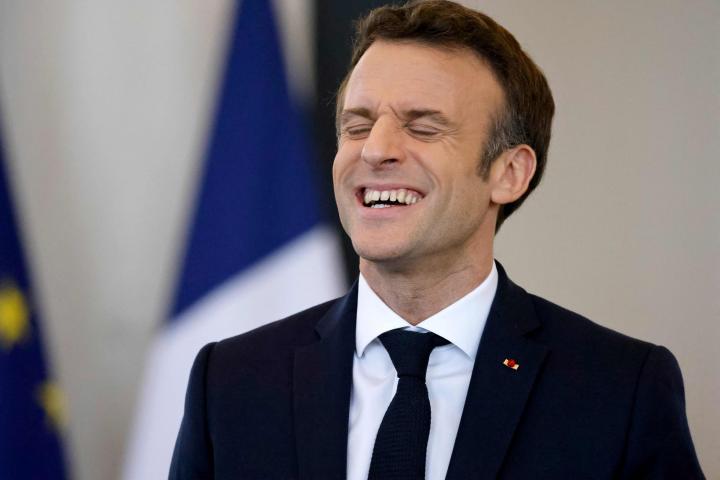 Macron, sonriente en una intervención