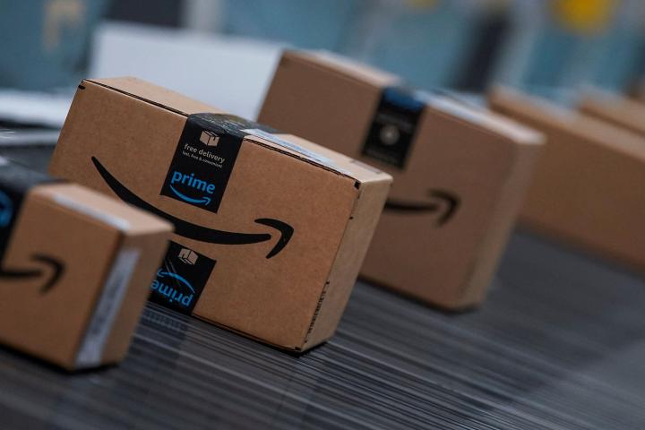 Cajas con envíos de Amazon