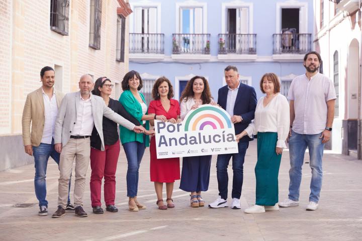 Los integrantes de la coalición Por Andalucía presentan la candidatura.