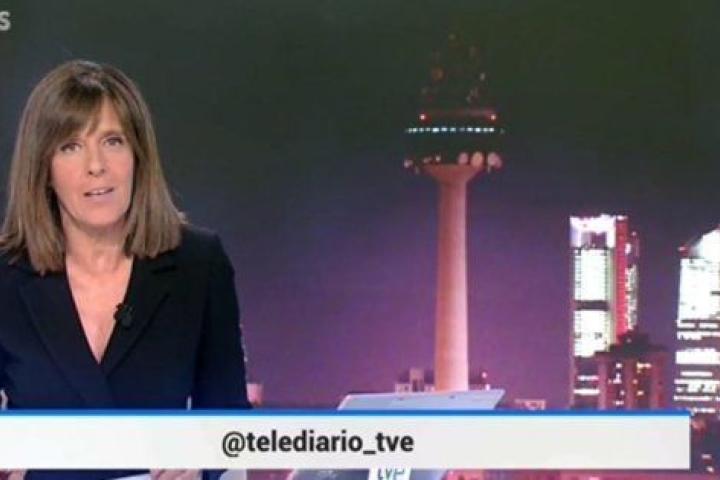 Ana Blanco presenta el programa informativo de TVE.