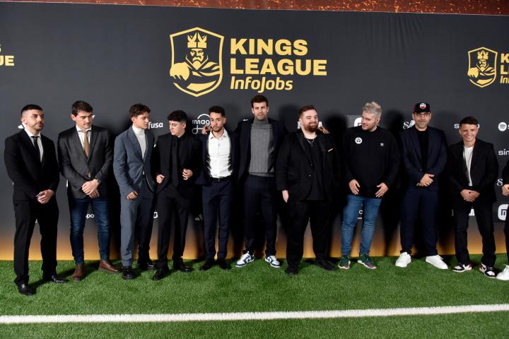 Gerard Piqué junto a los presidentes de los equipos que componen la Kings League.
