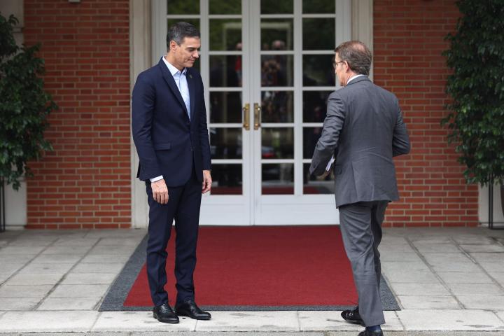 Pedro Sánchez y Alberto Núñez Feijóo, a las puertas de Moncloa