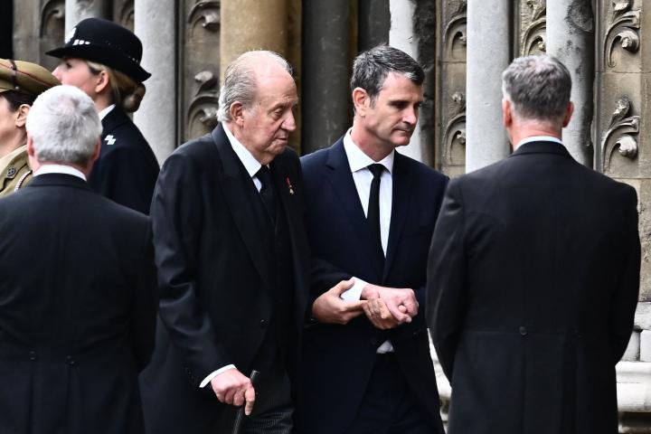 Juan Carlos I, en Londres, en los actos de homenaje a la reina Isabel II de Inglaterra tras su muerte. 