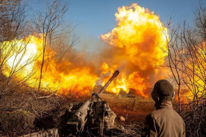 El ejército ucraniano activa las baterías antiaéreas en el frente de Soledar.  