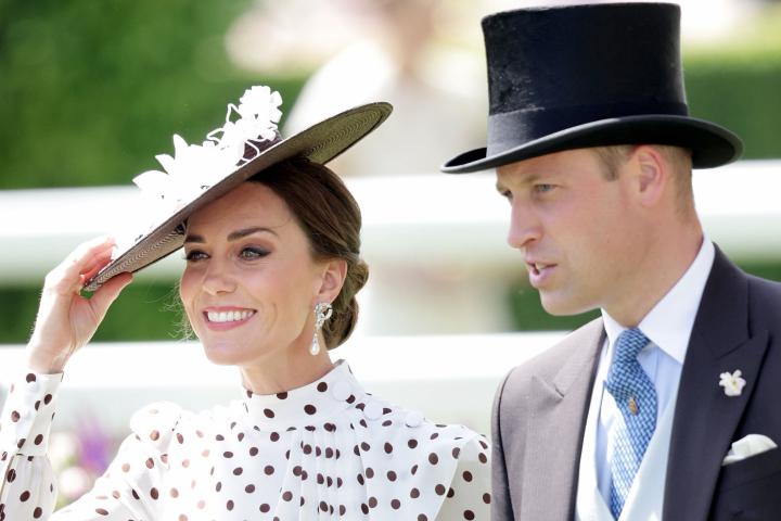 ASCOT, ENGLAND - JUNE 17: Catherine, Duchess of Cambridge, and Prince William, Duke of Cambridge during Royal Ascot 2022 at Ascot Racecourse on June 17, 2022 in Ascot, England. (Photo by Chris Jackson/Getty Images)