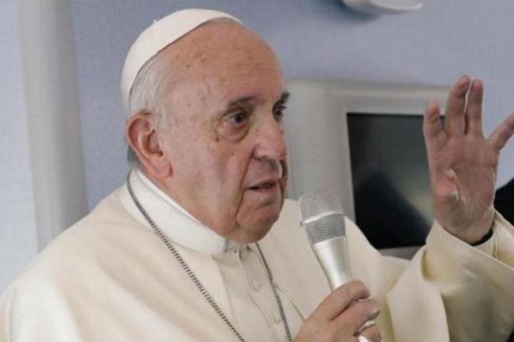Imagen de archivo del Papa Francisco hablando en público.