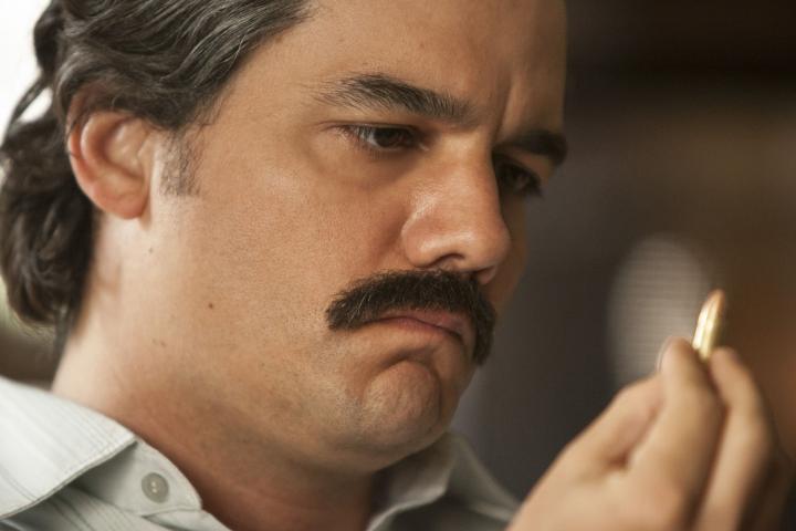 Wagner Moura interpretando a Pablo Escobar en 'Narcos'.