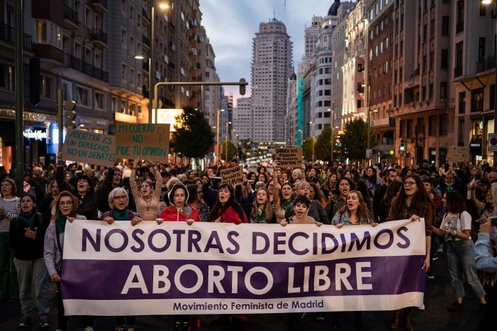 Protesta a favor de los derechos de libertad sexual y reproductiva de las mujeres, en Madrid.