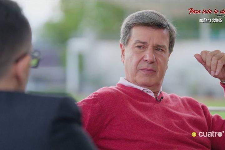 Cayetano Martínez de Irujo junto a Risto Mejide en 'Viajando con Chester'.