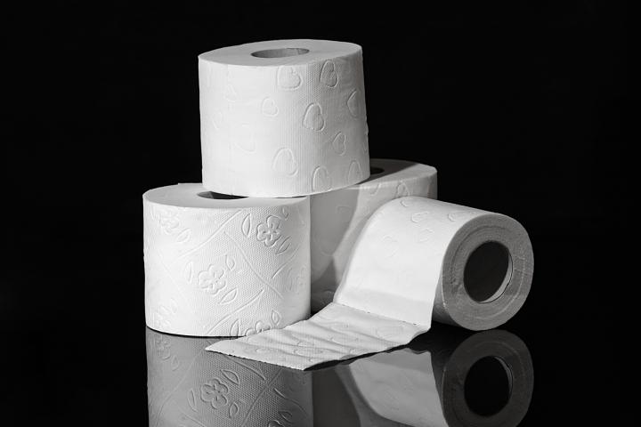 Varios rollos de papel higiénico