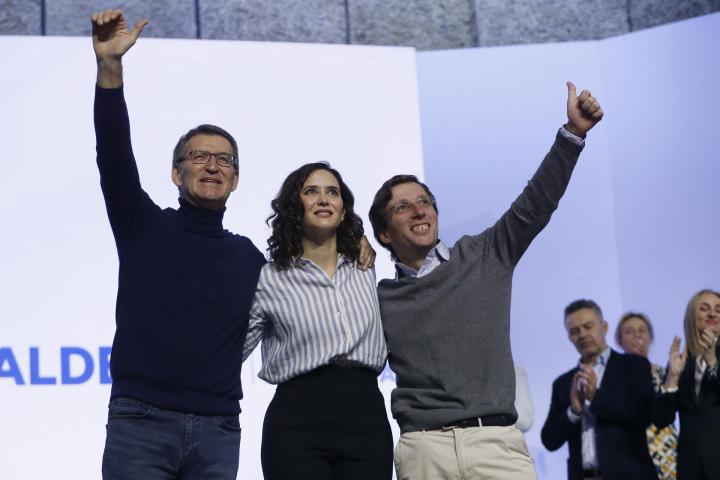 El líder popular, Alberto Núñez Feijóo, la presidenta de la Comunidad de Madrid, Isabel Díaz Ayuso, y el alcalde de la capital, José Luis Martínez-Almeida.