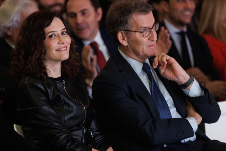 La presidenta de la Comunidad de Madrid, Isabel Díaz Ayuso, y el presidente del PP, Alberto Núñez Feijóo, en una imagen de archivo.