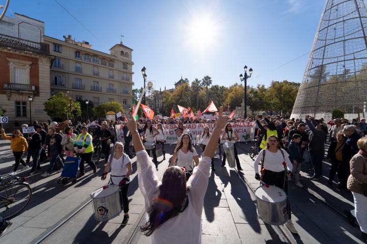 SEVILLE, ANDALUSIA, SPAIN - NOVEMBER 26: Demonstration in Seville in defense of public healthcare, November 26, 2022, Seville, Andalusia, Spain. Thousands of people are demonstrating this Saturday in Andalusia, specifically in Seville, Cadiz, Algeciras and Granada, in defense of public, universal and quality healthcare, and against the privatizations of this system. (Photo By Francisco J. Olmo via Getty Images)
