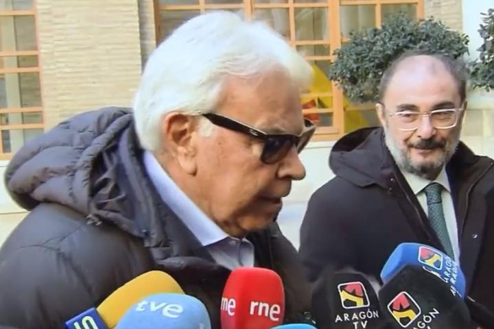 Felipe González, a la salida del acto.