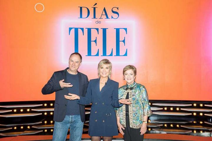 Erundino Alonso y Paz Herrera con Julia Otero en 'Días de Tele'