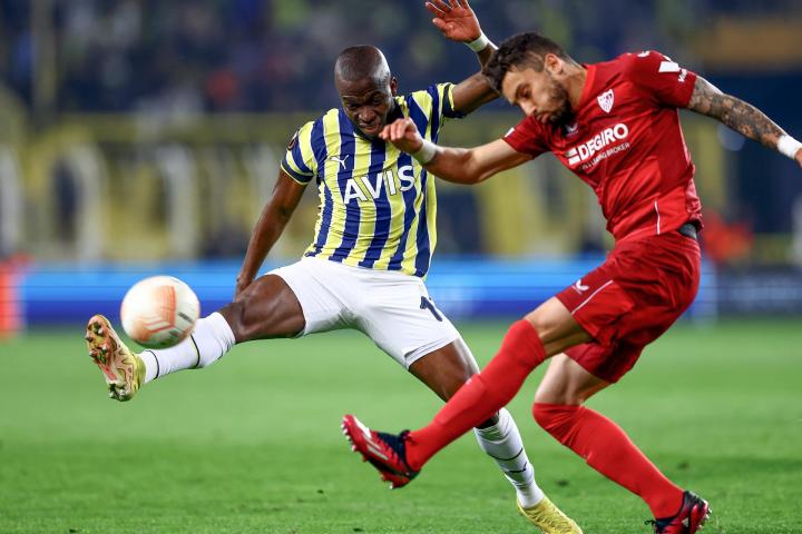 Uno de los lances del Fenerbahçe - Sevilla