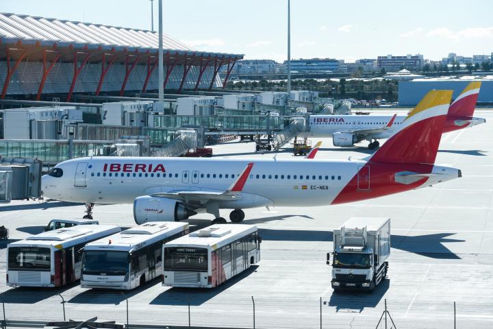 Un avión de Iberia en Barajas