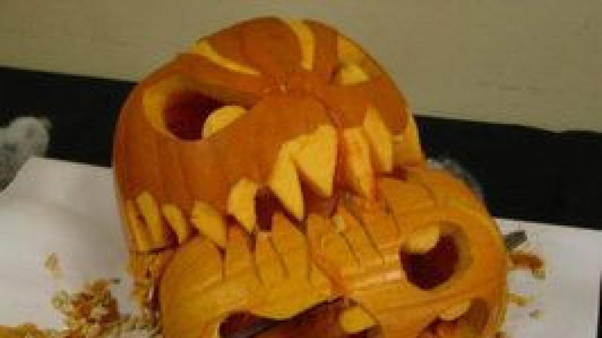 18 ideas originales para tallar calabazas de Halloween 18 ideas originales para tallar calabazas de Halloween