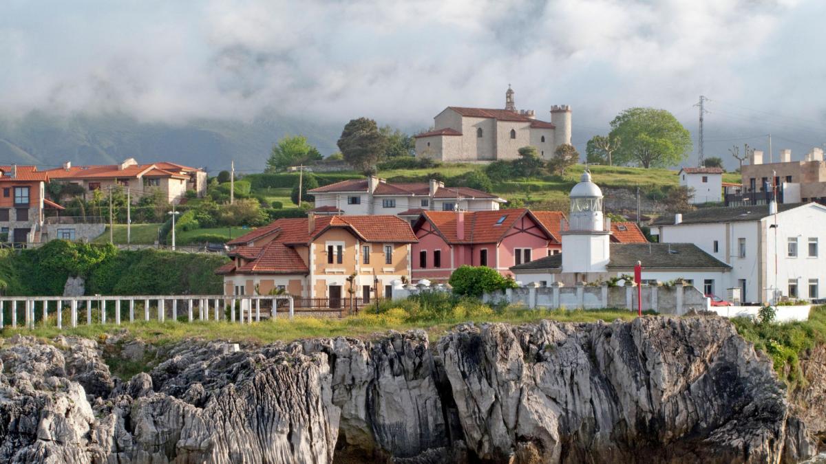 La joya que combina playa y montaña es uno de los pueblos más bonitos de España