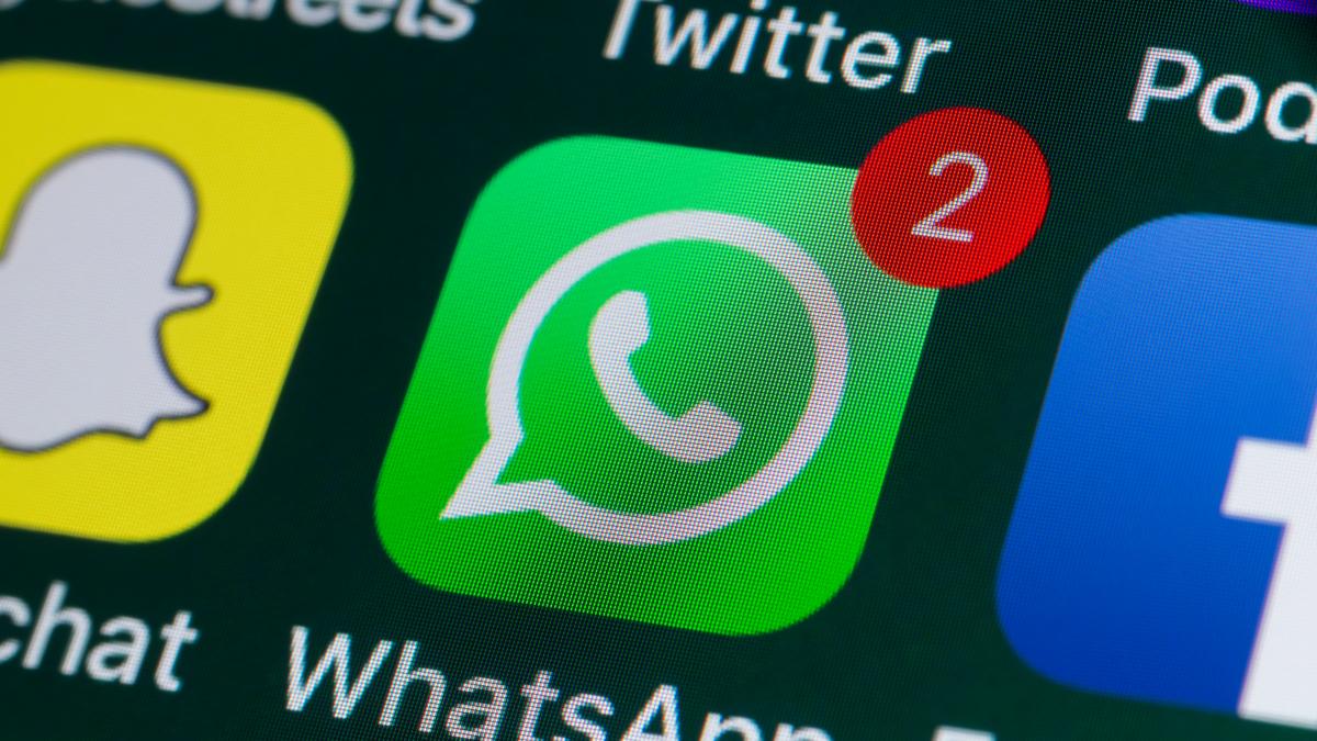 Un fallo de seguridad del iPhone permite enviar whatsapps desde el móvil bloqueado de otra persona