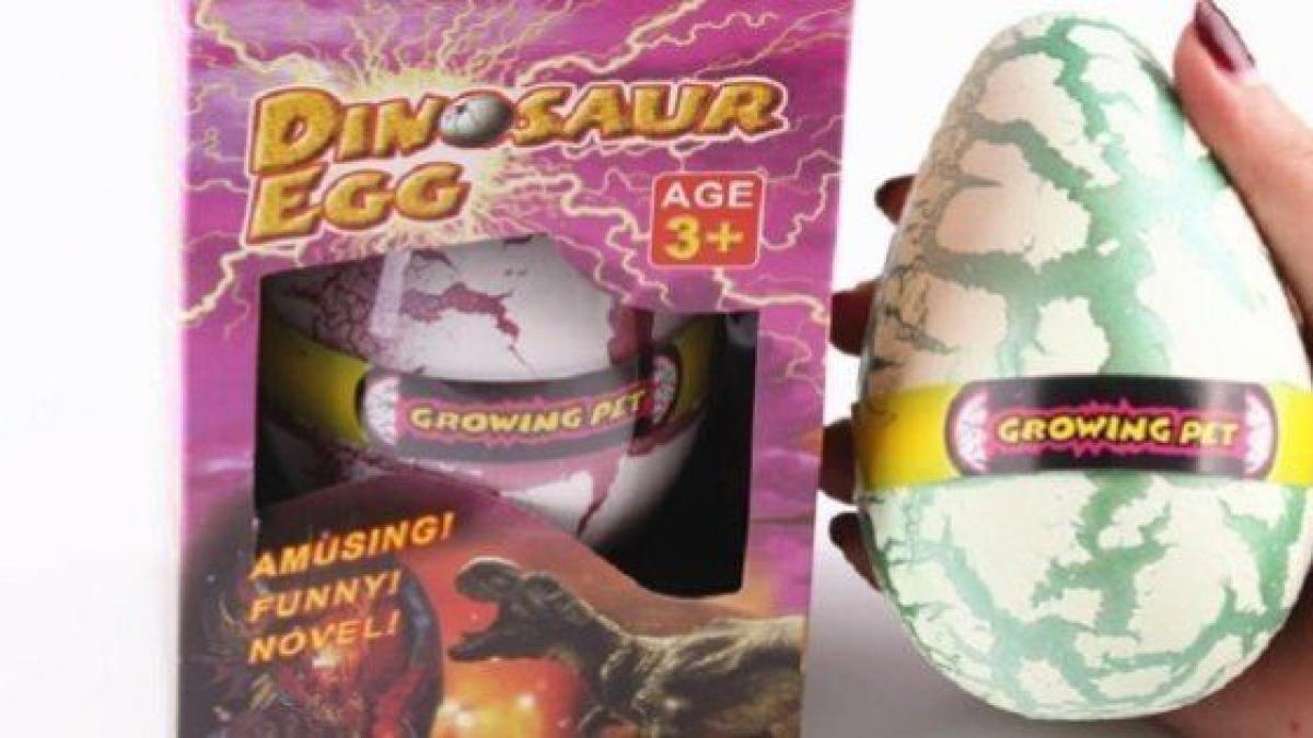 Retiran en Madrid los huevos de dinosaurio de juguete por riesgo de asfixia  e intoxicación