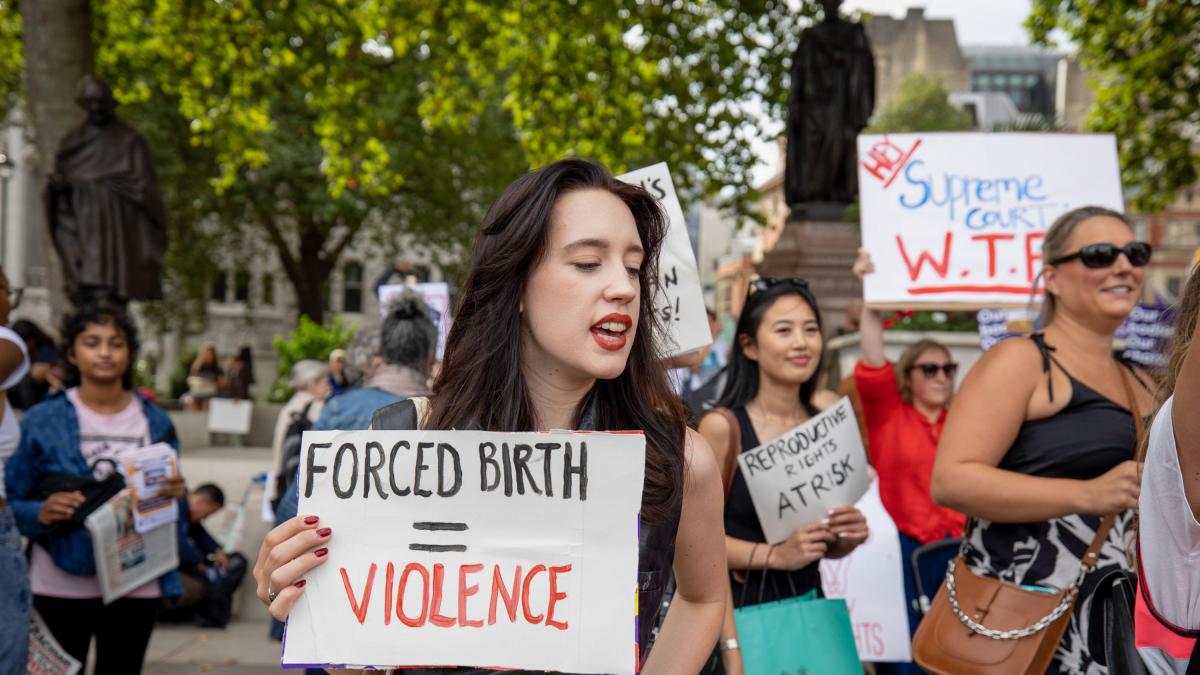 En Hungría obligarán a mujeres que quieran abortar a escuchar el latido del  feto
