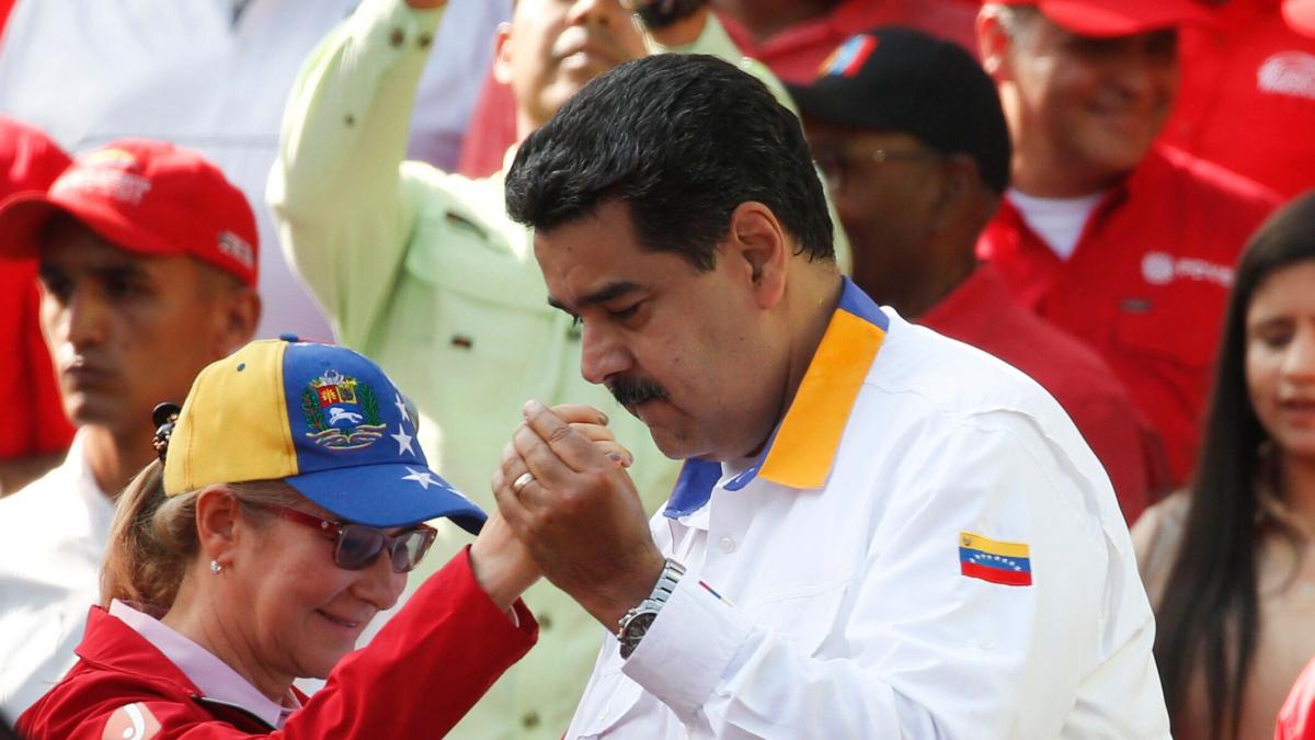 Juguetes de Superbigote y SuperCilita en Venezuela para olvidar a Hugo  Chávez
