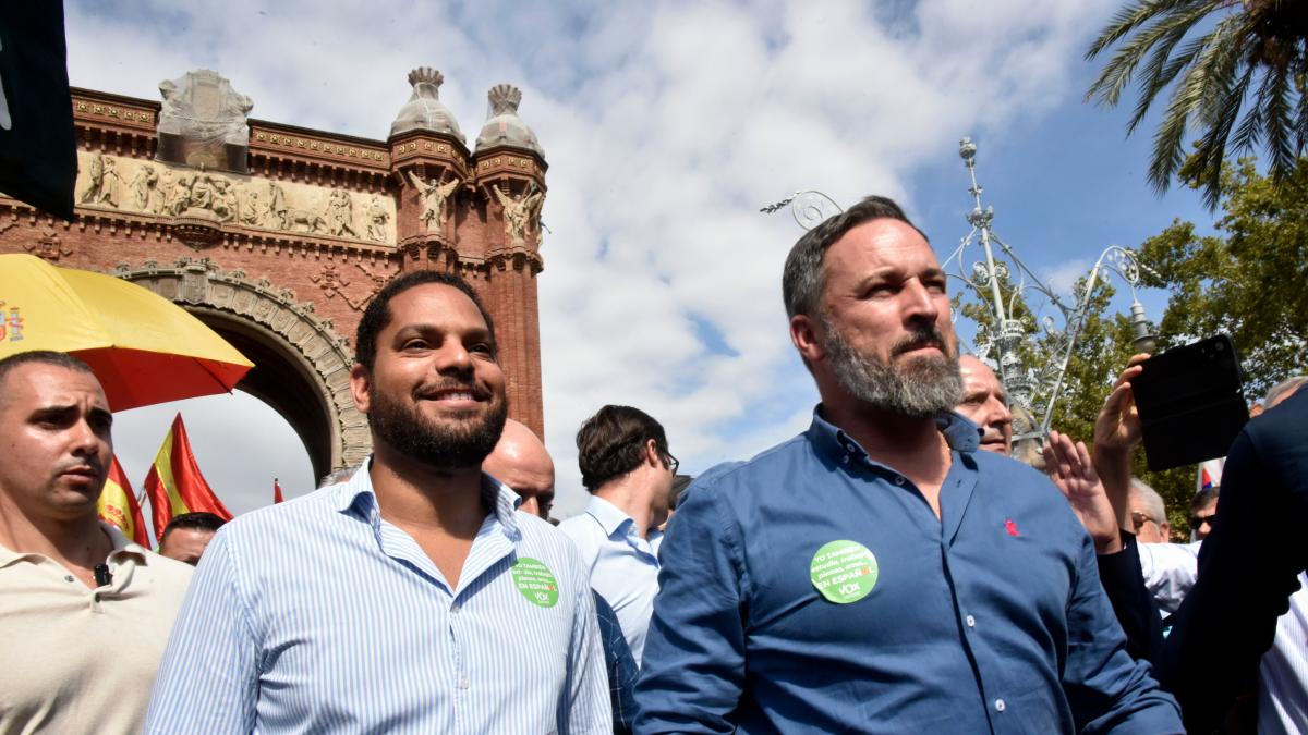Garriga, el 'monaguillo' al que Abascal confía el control interno de Vox  tras desplazar a Ortega Smith
