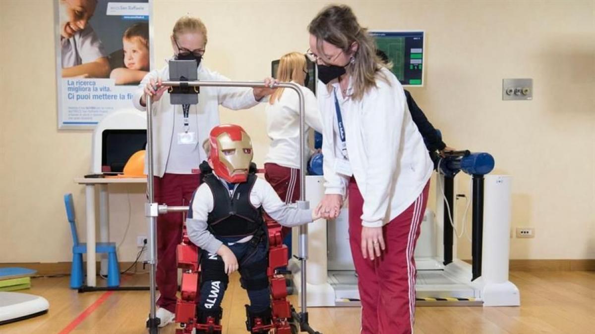 L’Italia lancia il primo esoscheletro indossabile per bambini