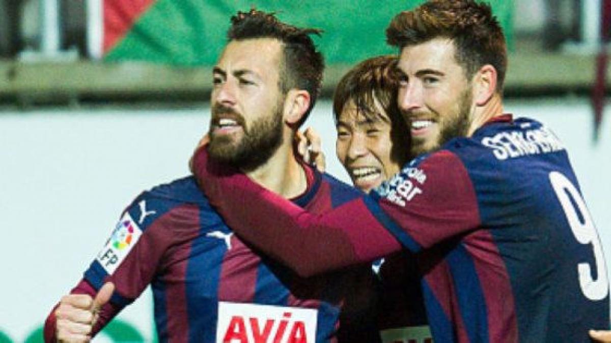 Dos futbolistas del Eibar piden perdón tras filtrarse un vídeo sexual de  ambos con una mujer