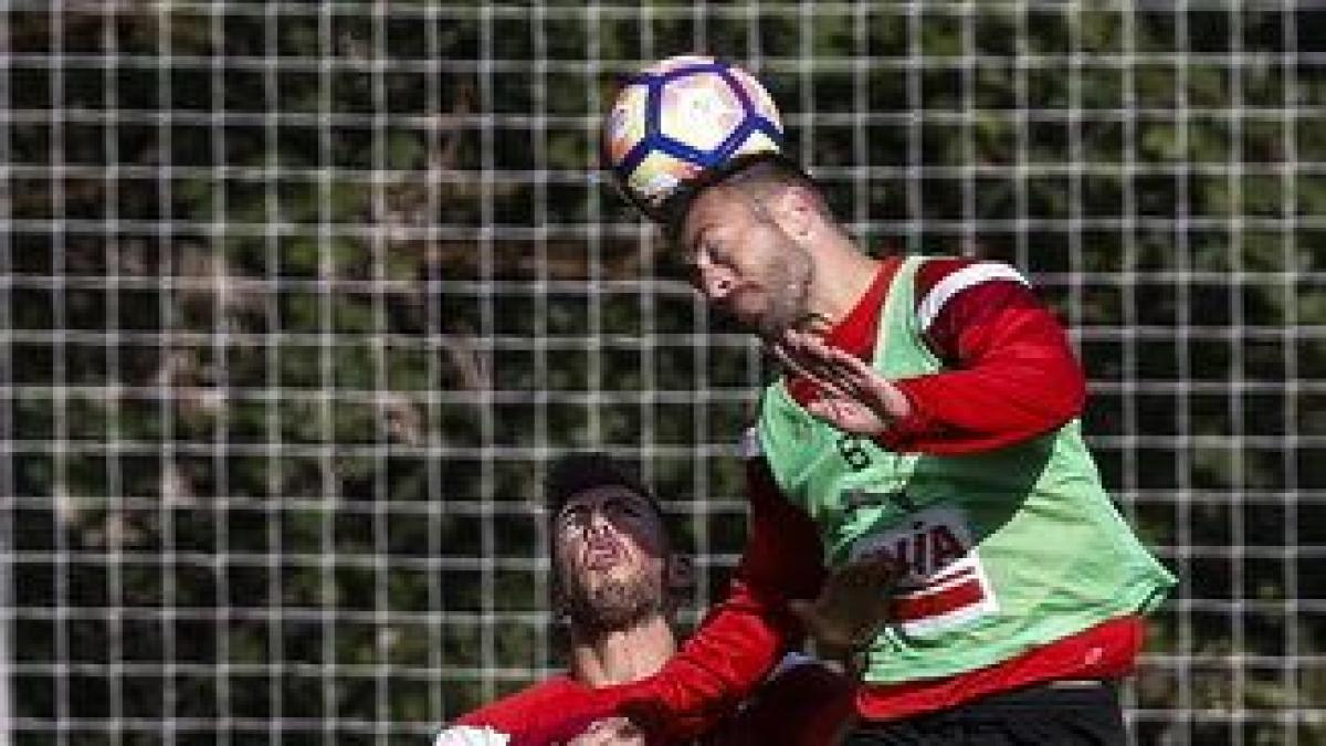 Luna y Enrich entrenan con normalidad con el Eibar tras el escándalo de su  vídeo sexual