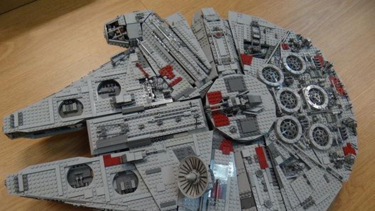 MAQUETA STAR WARS MILLENIUM FALCON *A ESTRENAR*