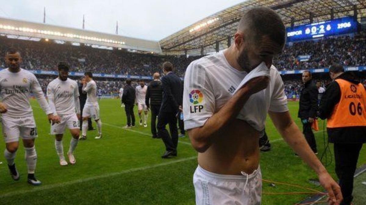 El Real Madrid elimina la cruz del escudo en un contrato de ropa en Oriente  Próximo
