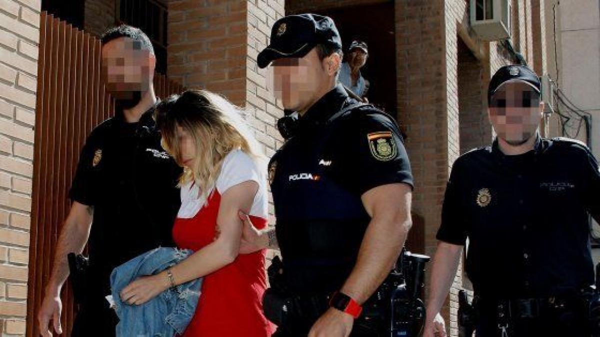 La detenida por el crimen del niño en Elda dice ahora que se atragantó con  un trozo de jamón