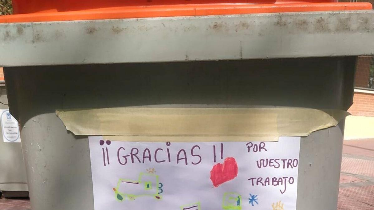 'Gracias por limpiar la ciudad': agradecimientos a los basureros en los ...