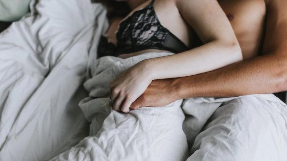 Seis formas de recuperar la mecha sexual, según parejas reales