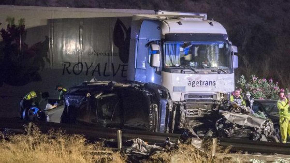 Al menos cinco muertos y 10 heridos en un accidente múltiple en Murcia