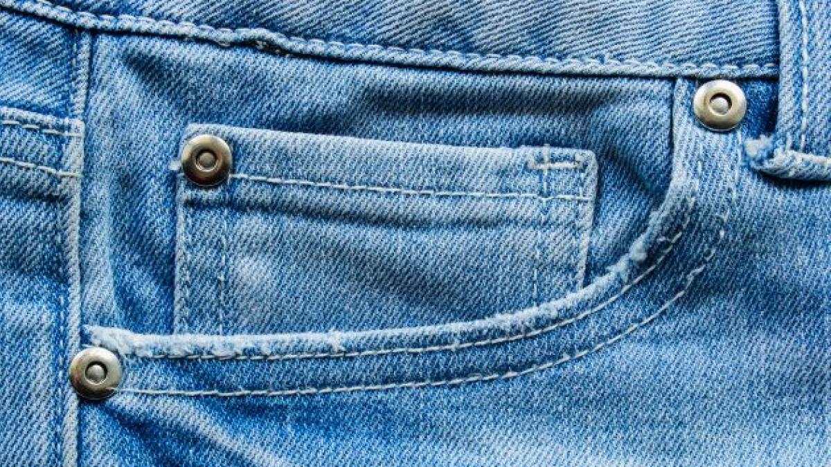 Los bolsos vaqueros demuestran que el denim va más allá de los