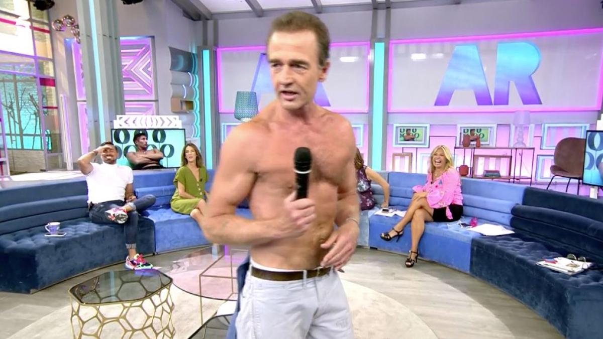 El loco desnudo del conde Lecquio que dejó a Ana Rosa así de alucinada