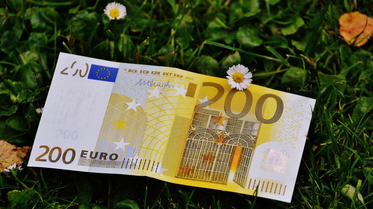 ¿Quién puede solicitar la ayuda de 200 euros? Estos son los requisitos del nuevo cheque en 2023