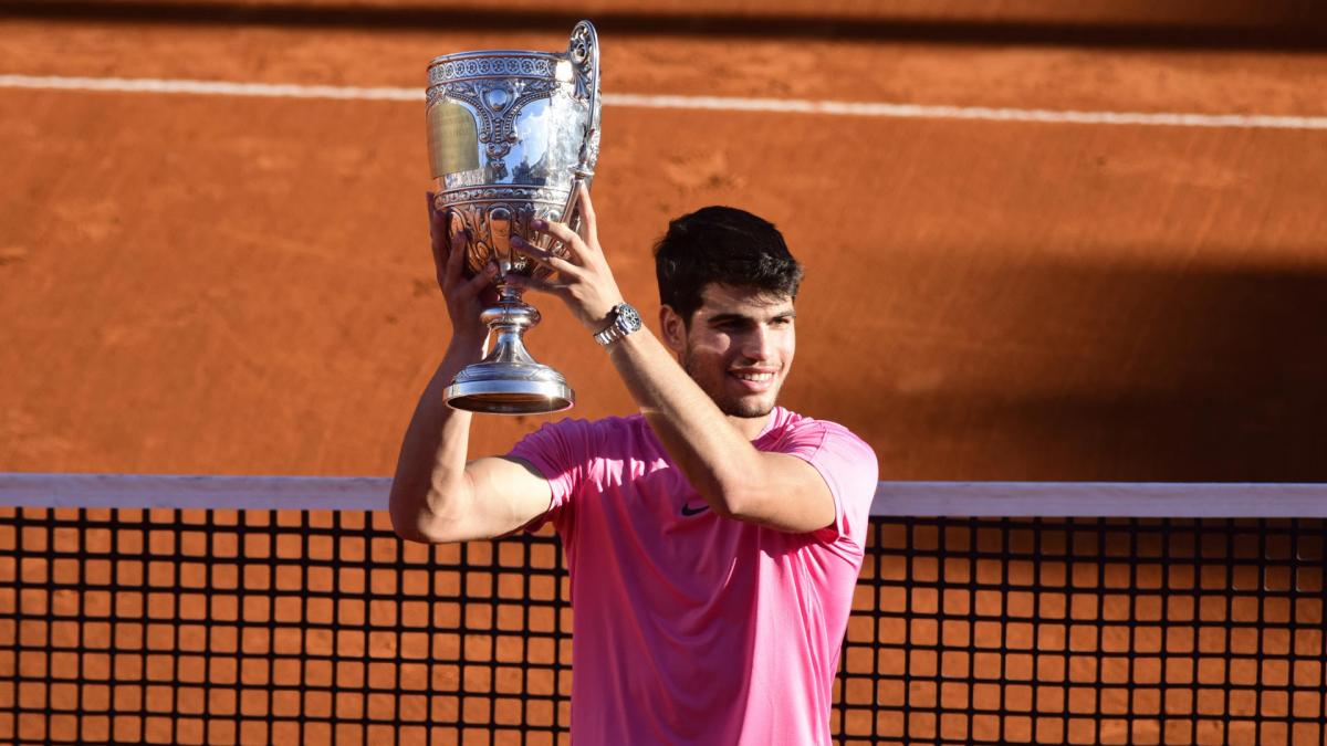 Carlos Alcaraz vuelve a las pistas de tenis con un título y un récord